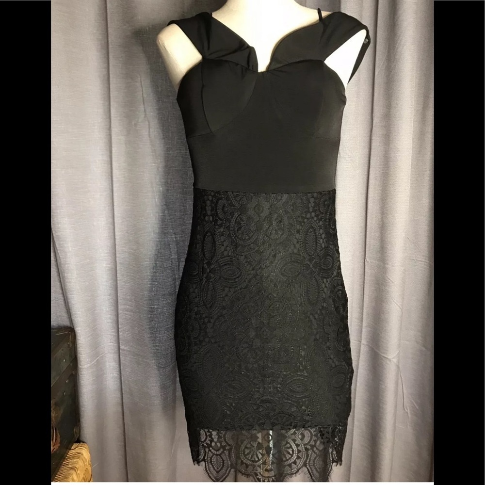 Trixxi Girls black lace stretchy party dress Med.